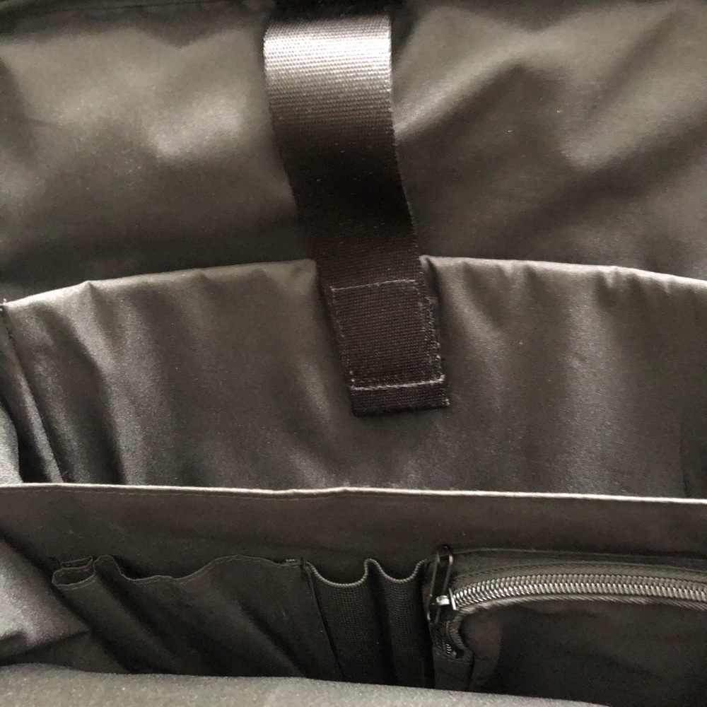 Venque Travel Backpack - Picture 3 of 4